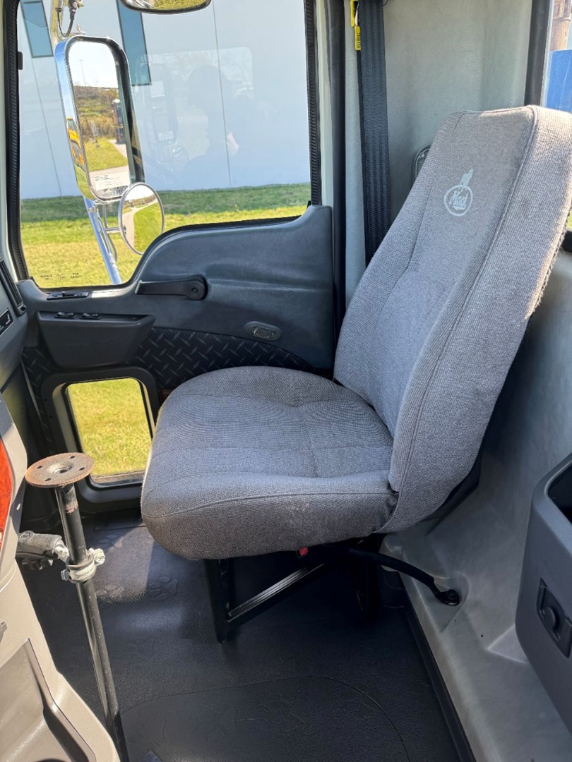 2017 MACK CXU613 - USED TRUCKS DAY CAB - image 17